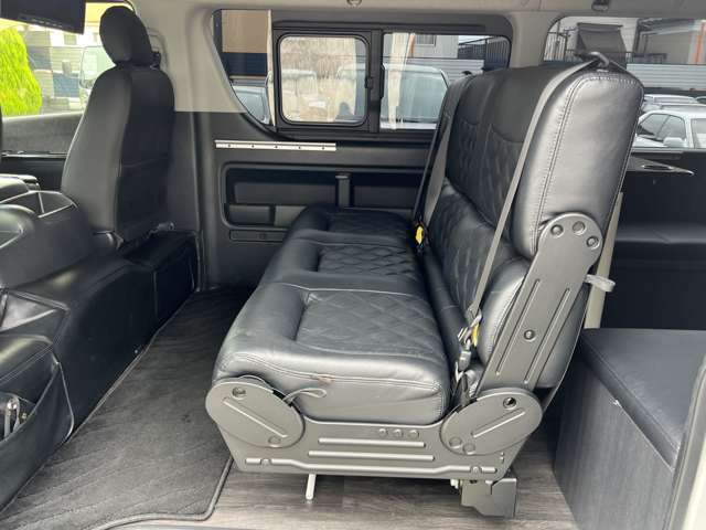 Toyota Hiace 12
