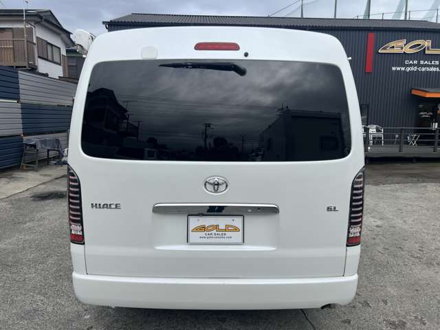 Toyota Hiace 5