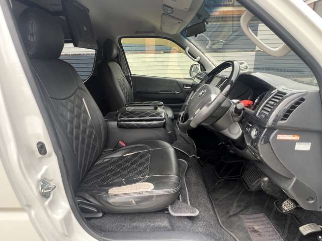 Toyota Hiace 8