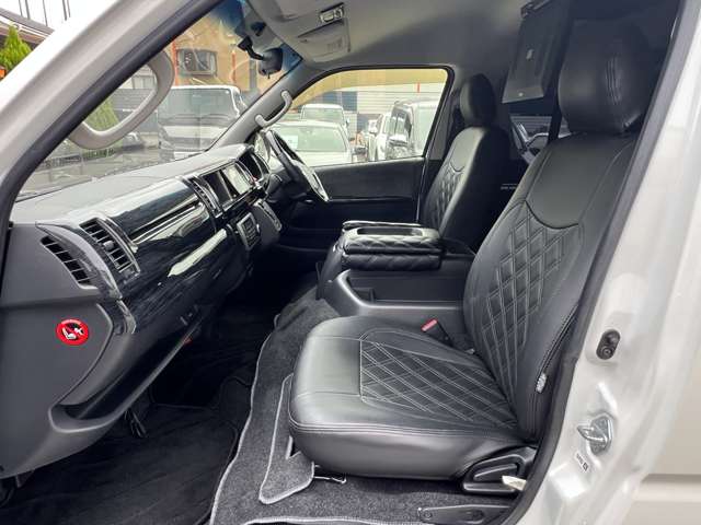 Toyota Hiace 10