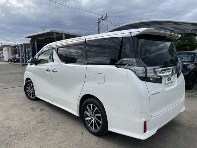 Toyota Vellfire 11