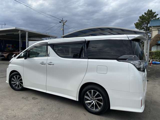 Toyota Vellfire 12