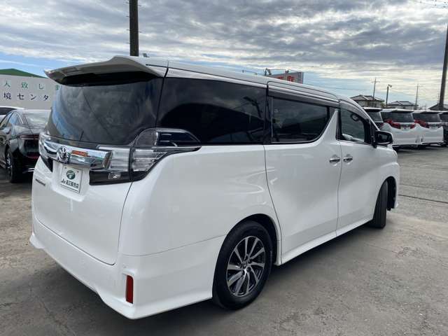 Toyota Vellfire 10