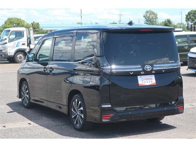 Toyota Voxy 5