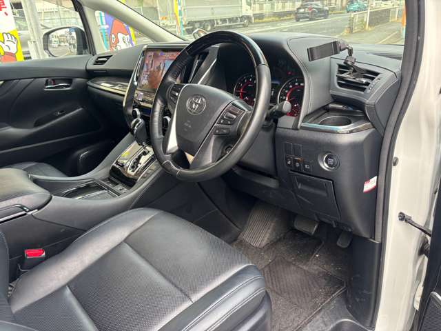 Toyota Alphard 12