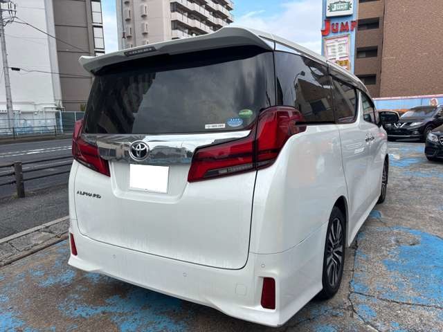 Toyota Alphard 5