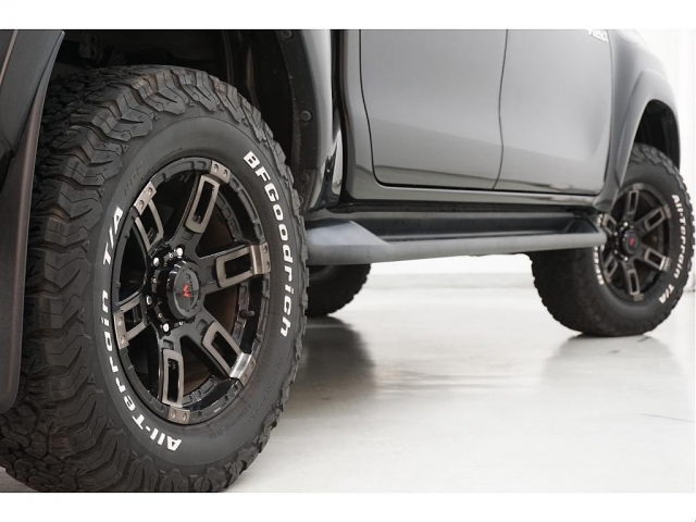 Toyota Hilux 6