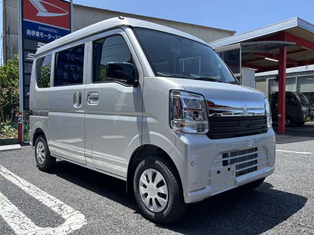 Mitsubishi Minicab Van 10