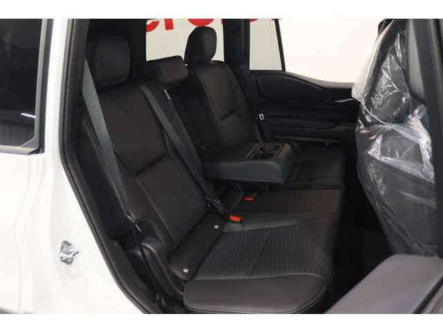 Toyota Land Cruiser 250 11