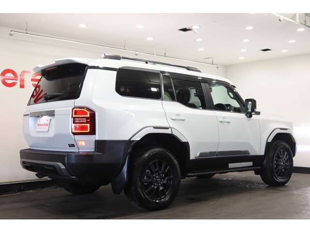 Toyota Land Cruiser 250 4