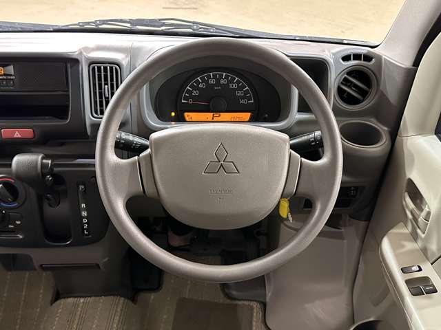 Mitsubishi Minicab Van 11