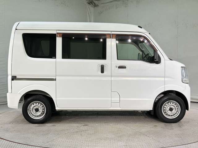 Mitsubishi Minicab Van 5