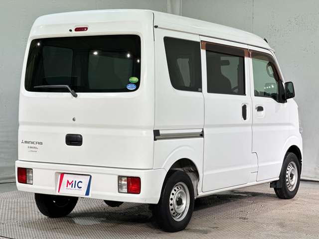 Mitsubishi Minicab Van 6