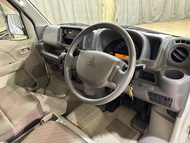 Mitsubishi Minicab Van 10