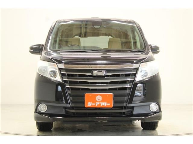 Toyota Noah 8