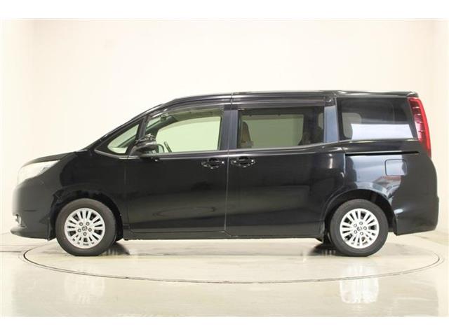 Toyota Noah 10