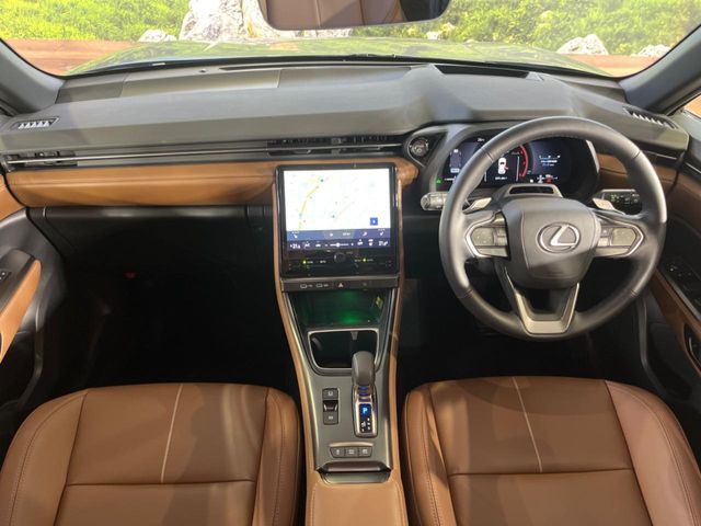 Lexus LBX 2