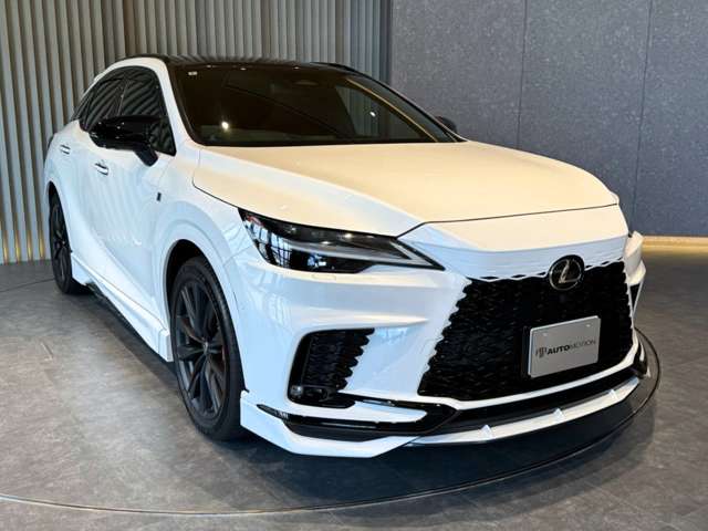 Lexus RX 9