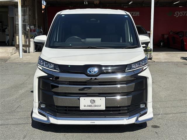 Toyota Noah 5