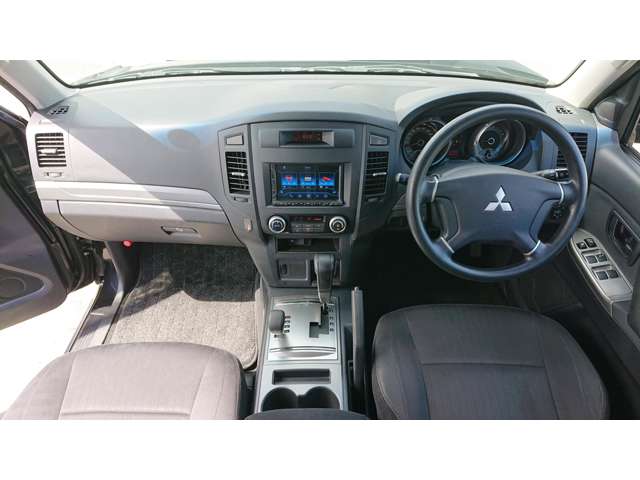 Mitsubishi Pajero 5