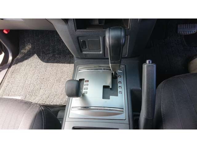 Mitsubishi Pajero 6