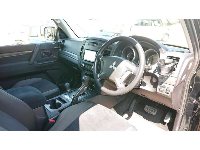 Mitsubishi Pajero 5