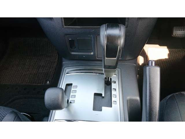 Mitsubishi Pajero 8