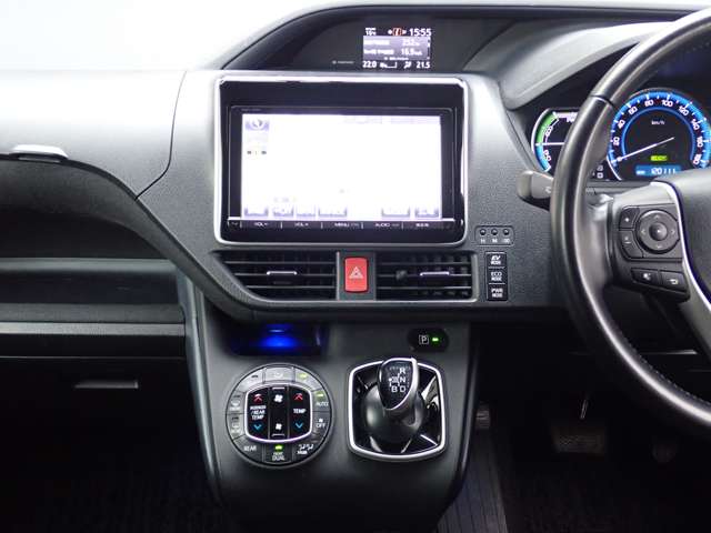 Toyota Noah 12