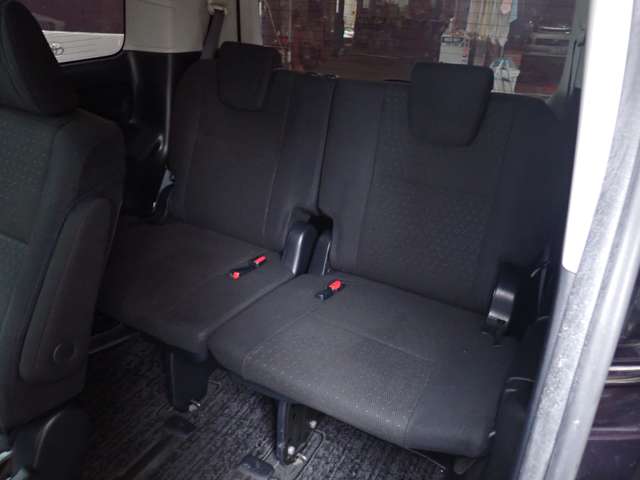 Toyota Noah 10