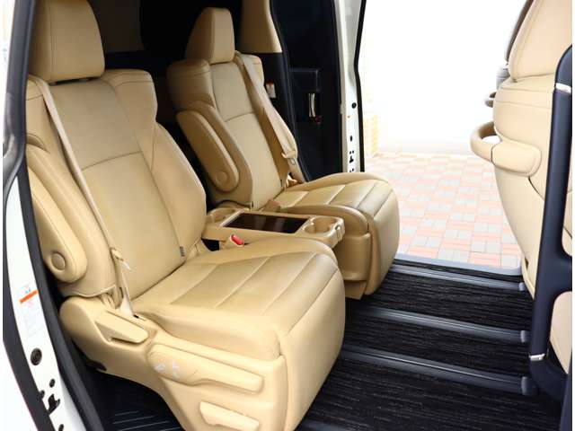 Toyota Vellfire 10