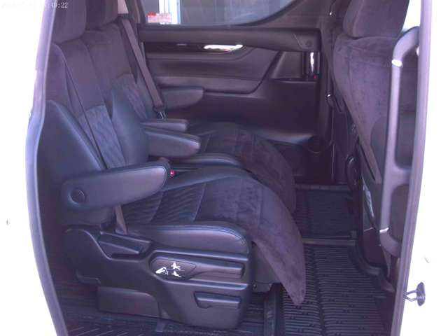 Toyota Alphard 12