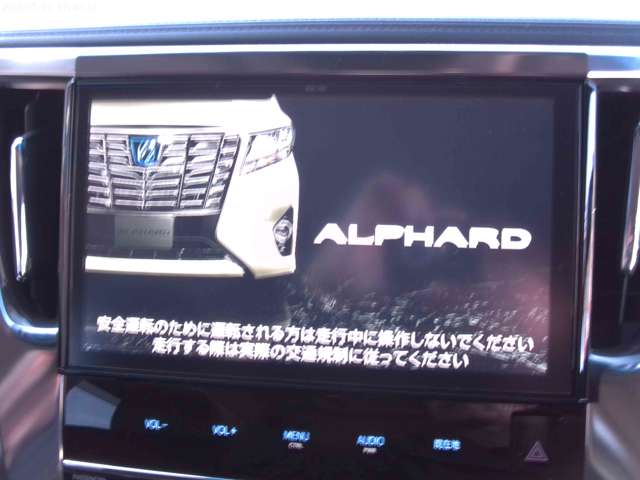 Toyota Alphard 3