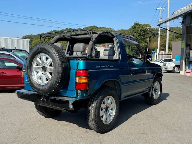 Mitsubishi Pajero 9