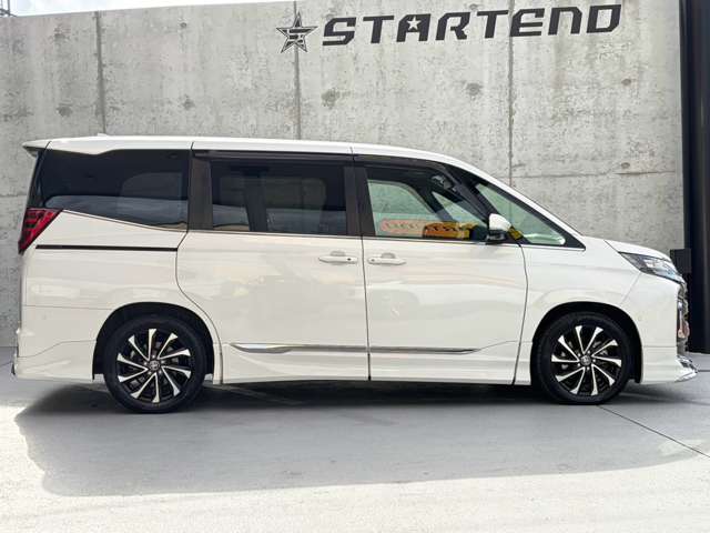 Toyota Noah 6