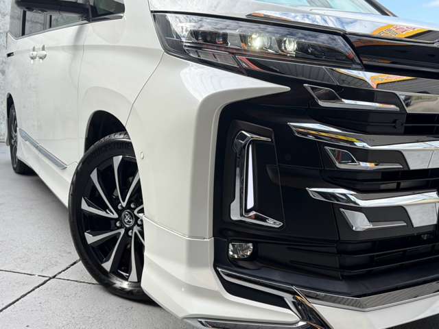 Toyota Noah 7