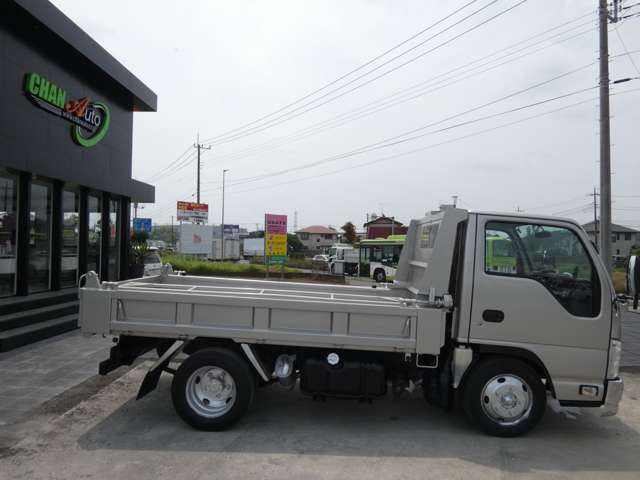 Isuzu Elf 6