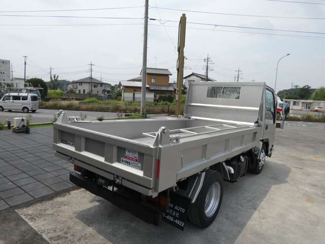 Isuzu Elf 7