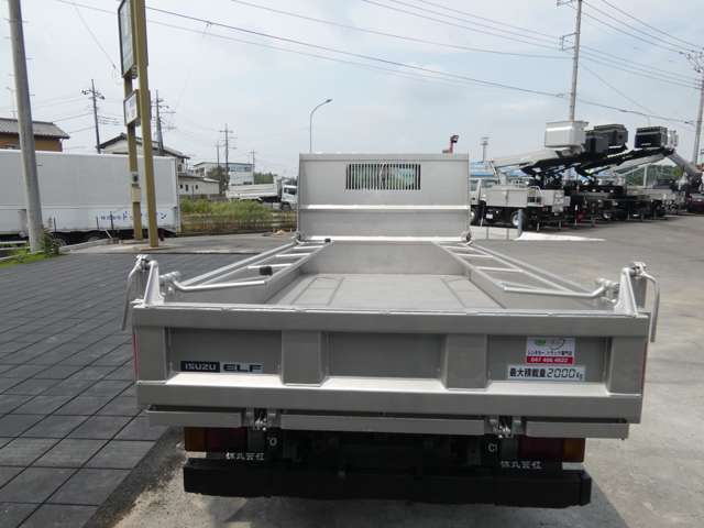 Isuzu Elf 8