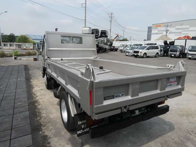 Isuzu Elf 9