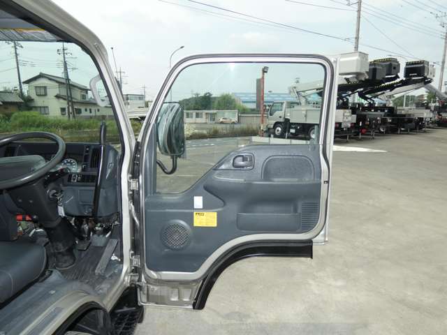 Isuzu Elf 11