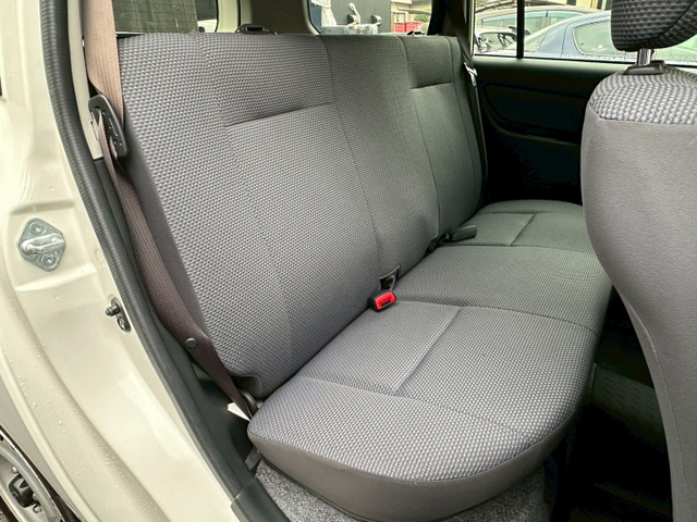 Toyota Succeed Van 7