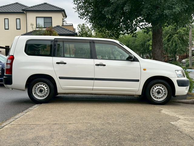 Toyota Succeed Van 9