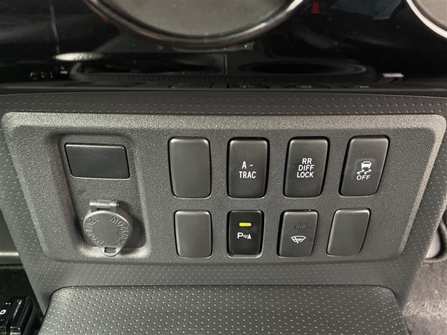 Toyota FJ Cruiser 11