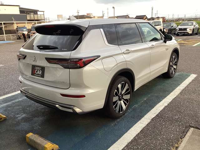 Mitsubishi Outlander 2