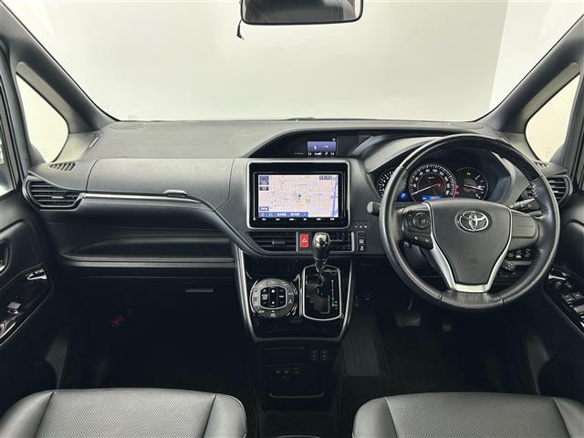 Toyota Esquire 2
