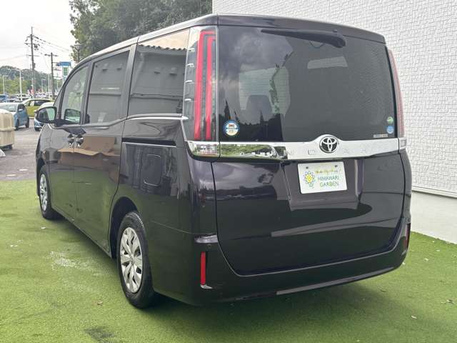 Toyota Noah 11