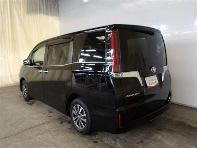 Toyota Esquire 3
