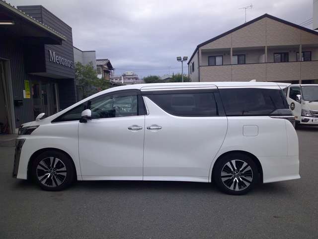 Toyota Vellfire 8