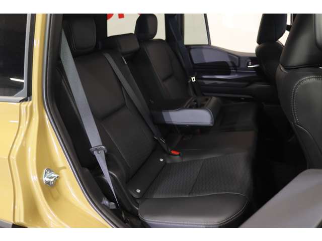 Toyota Land Cruiser 250 11