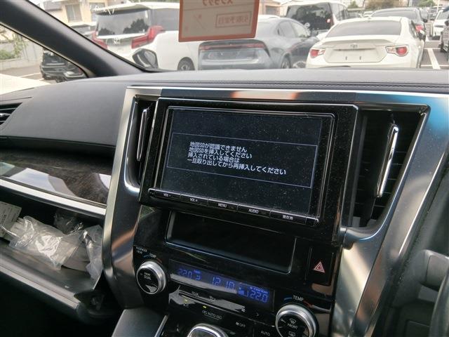 Toyota Vellfire 3